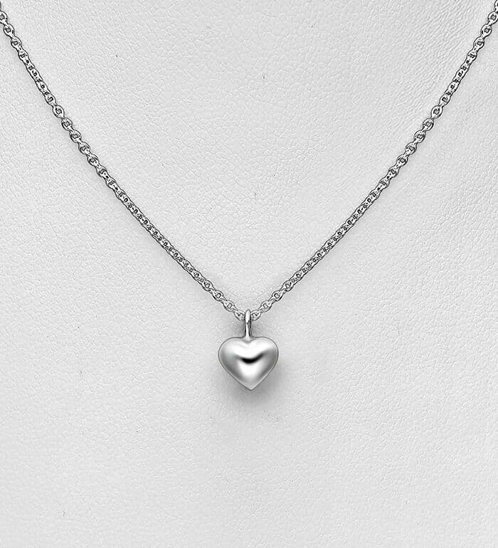 925 Sterling Silver beautifully crafted Heart Necklace - 40.6 - 45.7 cm