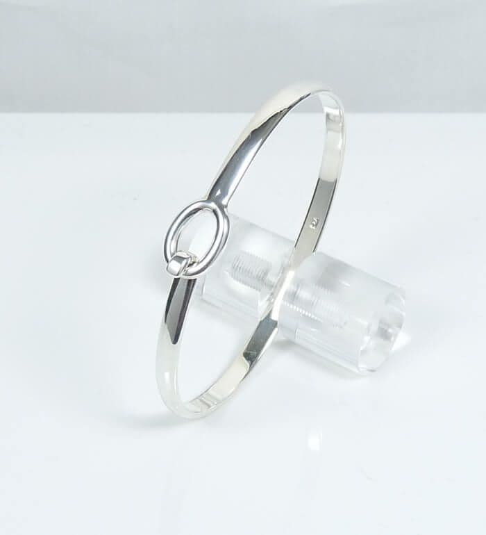 925 Sterling Silver Hand Crafted Solid Bangle With Plain Oval Opening Catch