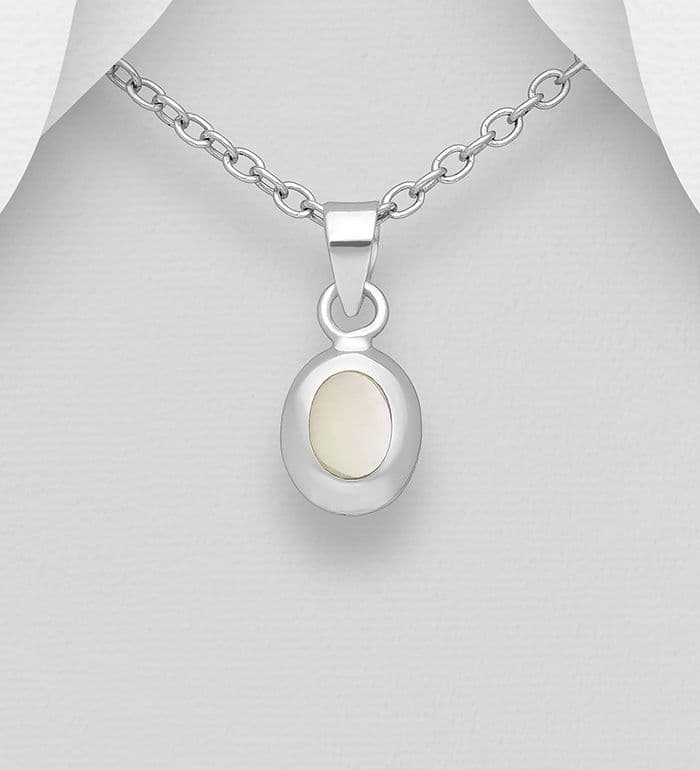 925 Sterling Silver Small Oval Pendant & Chain, Decorated with  Abalone Shell or Mother of Peal