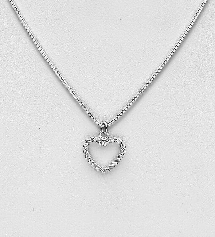 925 Sterling Silver Twisted Heart Necklace - 39.4 - 43.2cm