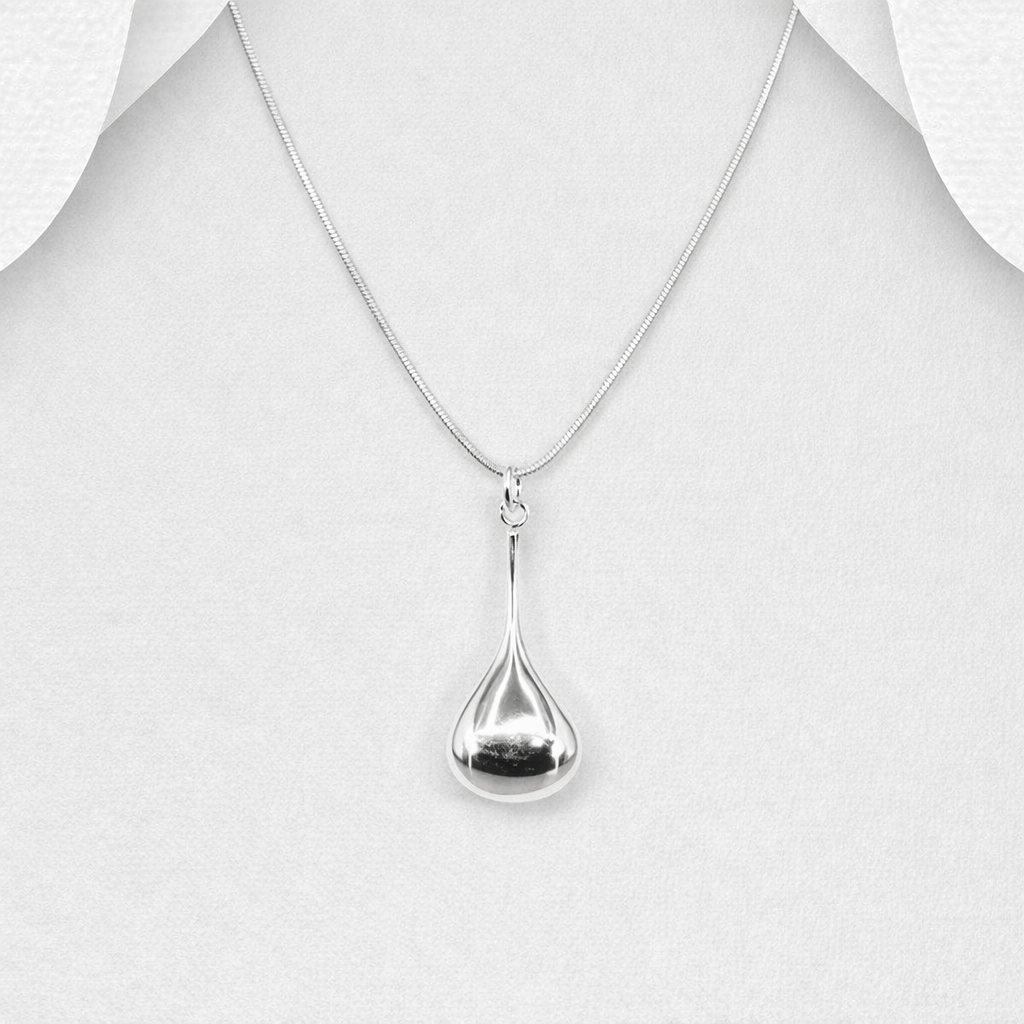 925 Sterling Silver Elegant Tear Drop Pendant & Chain