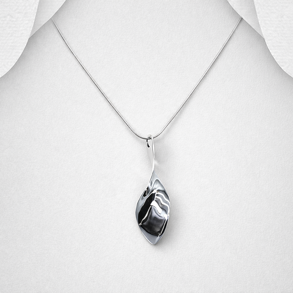 925 Sterling Silver plain Twist Polished Pendant & Chain