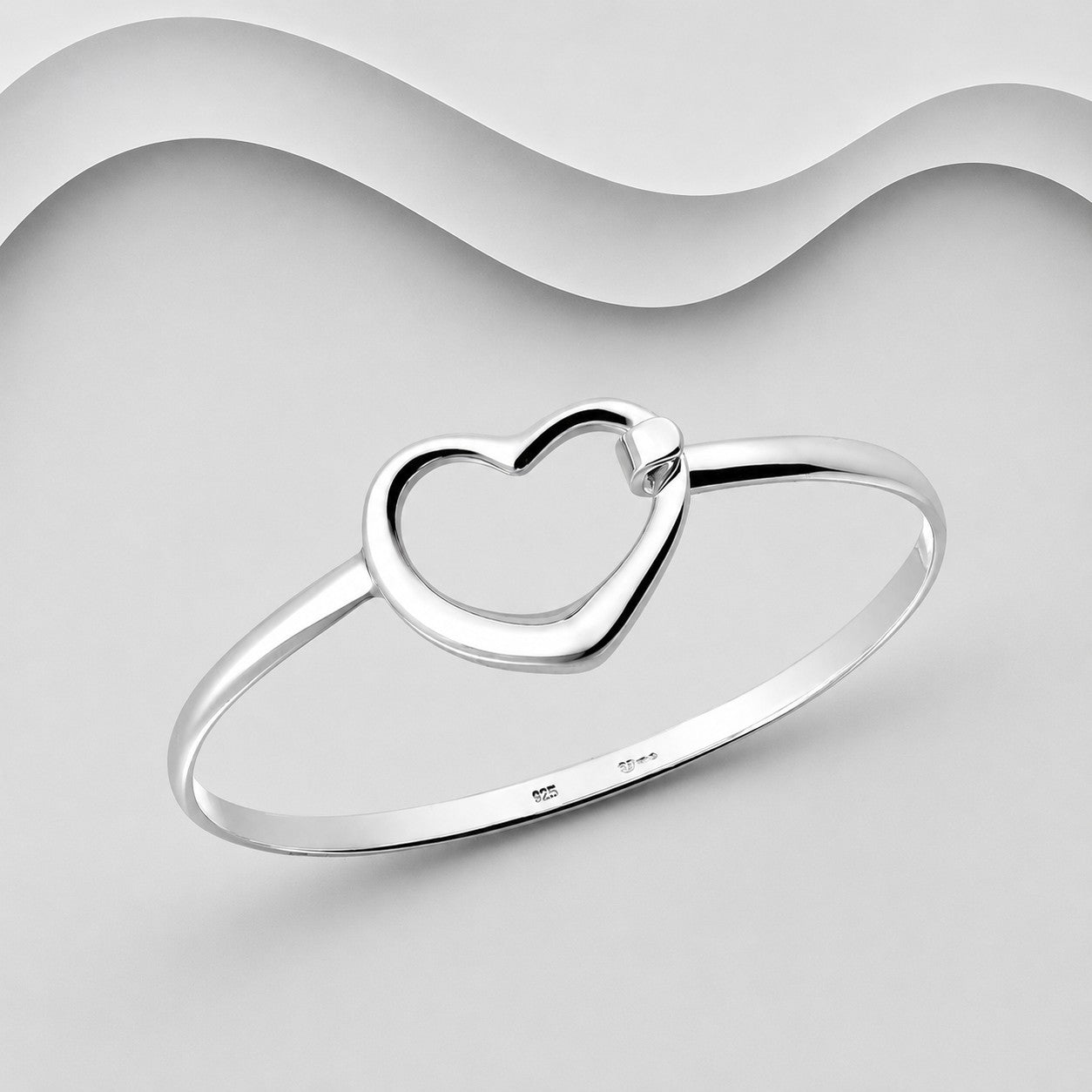 925 Sterling Silver Hand Crafted Large Tiffany Heart Bangle That Opens.. 22 mm Heart