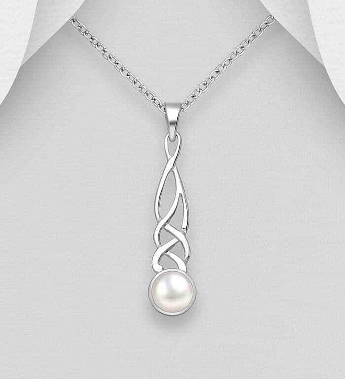 Beautiful 925 Sterling Silver Celtic Pendant & Chain Decorated With Fresh Water Pearl