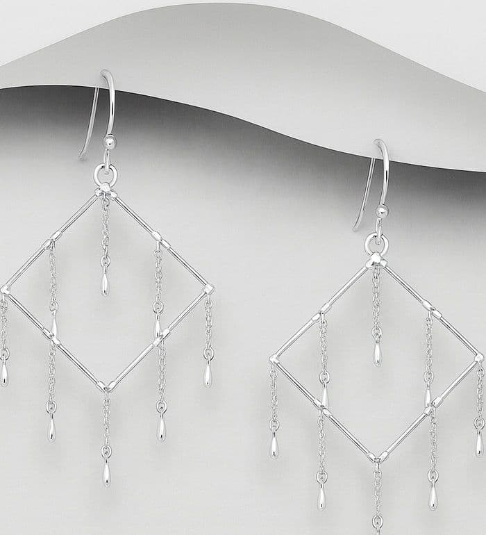 Elegant and effortlessly eyecatching, these 925 sterling silver dangle earrings bring a refine