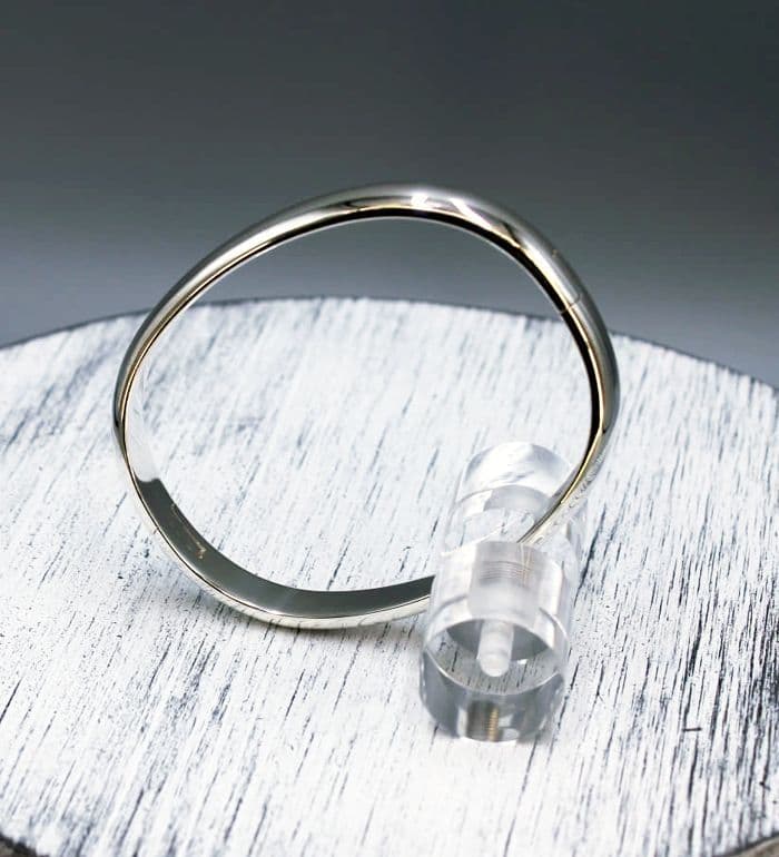 Handmade Oval Bangle: 925 Solid Sterling Silver with Concealed Clasp. 7mm wide, 45gms